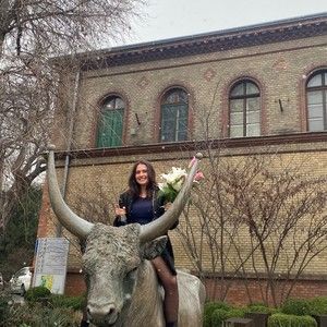 Meet your Posher, Claire